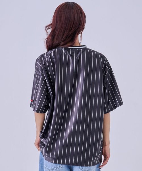 FUBU( フブ)の「FUBU フブ ブランド Patch V Neck TShirts/パッチVネックTシャツ(Tシャツ/カットソー・メンズ・ブラック/レオパード/ホワイト・L/M/XXL/XL)」の12枚目の写真
