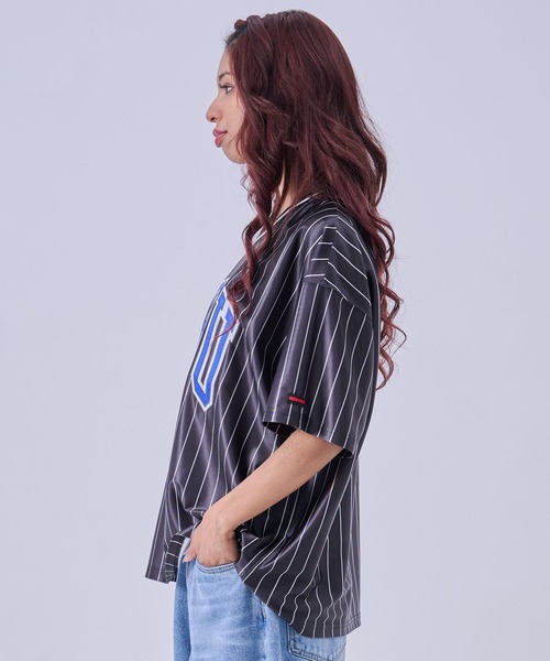 FUBU( フブ)の「FUBU フブ ブランド Patch V Neck TShirts/パッチVネックTシャツ(Tシャツ/カットソー・メンズ・ブラック/レオパード/ホワイト・L/M/XXL/XL)」の13枚目の写真
