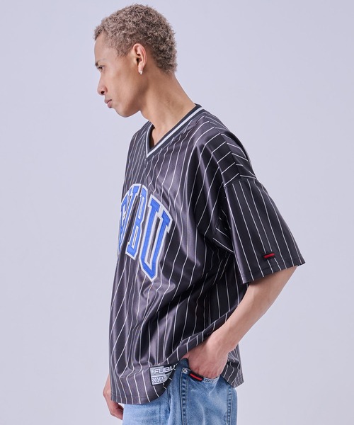 FUBU( フブ)の「FUBU フブ ブランド Patch V Neck TShirts/パッチVネックTシャツ(Tシャツ/カットソー・メンズ・ブラック/レオパード/ホワイト・L/M/XXL/XL)」の9枚目の写真