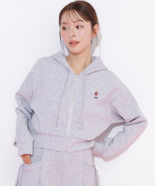 JILL by JILL STUART(ジルバイジルスチュアート)の「<BEARシリーズ>ワンポイント刺繍パーカー(パーカー・レディース・ホワイト/グレー/ピンク・FREE)」の2枚目の写真