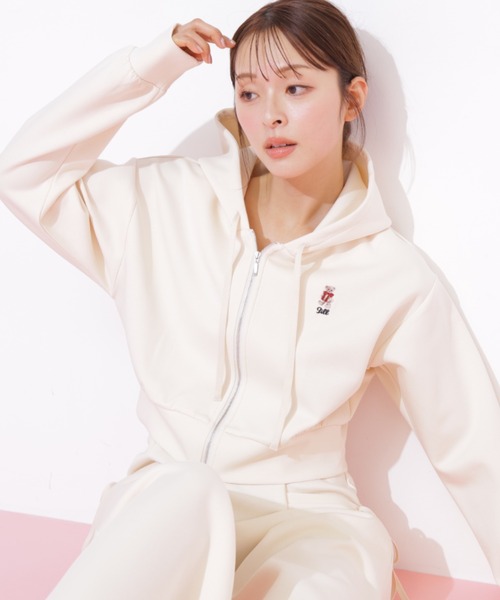 JILL by JILL STUART(ジルバイジルスチュアート)の「<BEARシリーズ>ワンポイント刺繍パーカー(パーカー・レディース・ホワイト/グレー/ピンク・FREE)」の1枚目の写真