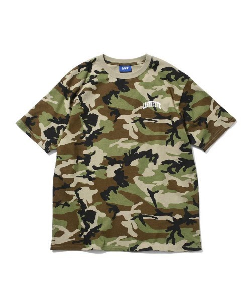 LFYT(エルエフワイティー)の「LFYT ラファイエット - ARCH LOGO WASHED TEE 半袖Tシャツ LS260101(Tシャツ/カットソー・メンズ・ブラウン/カモフラージュ/ブラック・MEDIUM/LARGE/X-LARGE/XX-LARGE/SMALL)」の3枚目の写真