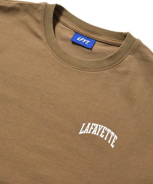 LFYT(エルエフワイティー)の「LFYT ラファイエット - ARCH LOGO WASHED TEE 半袖Tシャツ LS260101(Tシャツ/カットソー・メンズ・ブラウン/カモフラージュ/ブラック・MEDIUM/LARGE/X-LARGE/XX-LARGE/SMALL)」の9枚目の写真