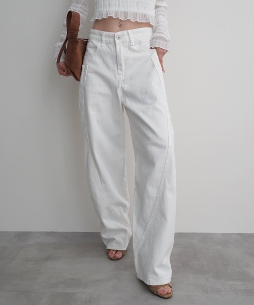 Rashik(ラシク)の「【Rashik】カーブシームバレルパンツ(デニムパンツ・レディース・ブルー/ベージュ/ホワイト・M/S)」の2枚目の写真