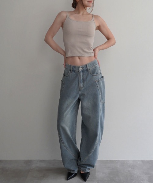 Rashik(ラシク)の「【Rashik】カーブシームバレルパンツ(デニムパンツ・レディース・ブルー/ベージュ/ホワイト・M/S)」の6枚目の写真