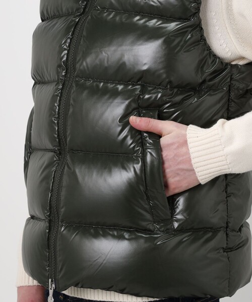 Pyrenex（ピレネックス）の「PYRENEX JOHN ナイロンダウンベスト（ダウンベスト・メンズ・ネイビー/グリーン・M）」の11枚目の写真