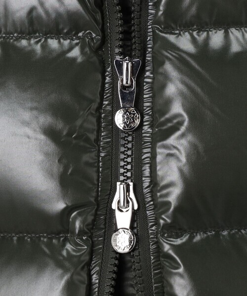 Pyrenex（ピレネックス）の「PYRENEX JOHN ナイロンダウンベスト（ダウンベスト・メンズ・ネイビー/グリーン・M）」の13枚目の写真