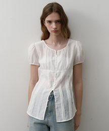 OSTKAKA（オストカーカ）の「シャーリングボリュームクリンクルブラウスアイボリー（シャツ/ブラウス）」