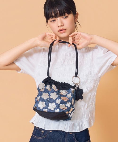 Casselini(キャセリーニ)の「Casselini(キャセリーニ)フラワーデニムパース(ハンドバッグ・レディース・ブラック/ブルー・FREE)」の14枚目の写真