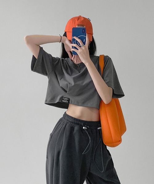 SallyLunn(サリーラン)の「コンパクトクロップドTシャツ(Tシャツ/カットソー・レディース・ライトブルー/ホワイト/ブルー/ブラック/グレー・FREE)」の3枚目の写真