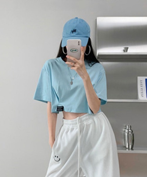 SallyLunn(サリーラン)の「コンパクトクロップドTシャツ(Tシャツ/カットソー・レディース・ライトブルー/ホワイト/ブルー/ブラック/グレー・FREE)」の4枚目の写真