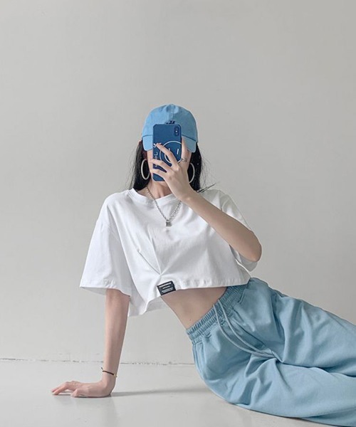 SallyLunn(サリーラン)の「コンパクトクロップドTシャツ(Tシャツ/カットソー・レディース・ライトブルー/ホワイト/ブルー/ブラック/グレー・FREE)」の7枚目の写真