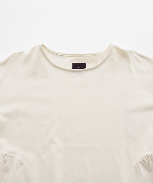 オオカミとフクロウ（オオカミとフクロウ）の「オオカミと窓辺の小さな灯り“つばめ”（Tシャツ/カットソー・レディース・チャコールグレー/アイボリー/グリーン・FREE）」の17枚目の写真