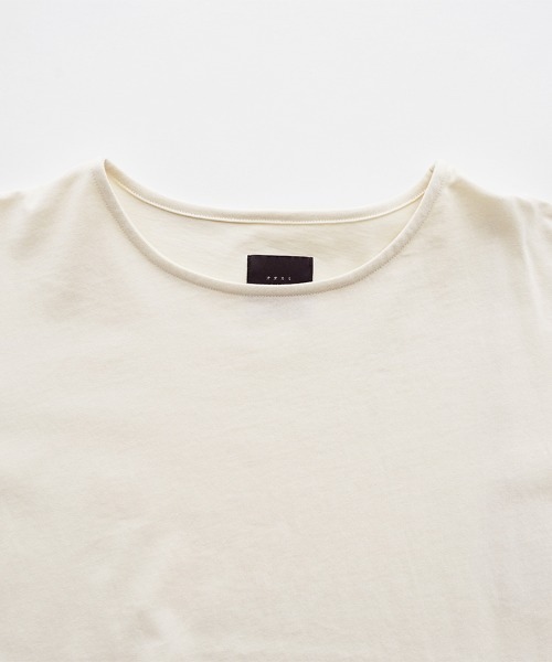 オオカミとフクロウ（オオカミとフクロウ）の「オオカミと窓辺の小さな灯り“つばめ”（Tシャツ/カットソー・レディース・チャコールグレー/アイボリー/グリーン・FREE）」の18枚目の写真