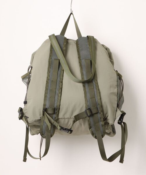 IO（イオ）（イオ）の「FRANK PRODUCTS / ２WAY WANDER BAG-Lsize / FR2026SS001WB（バックパック/リュック・レディース・イエロー/ブラック/グリーン・LARGE）」の4枚目の写真