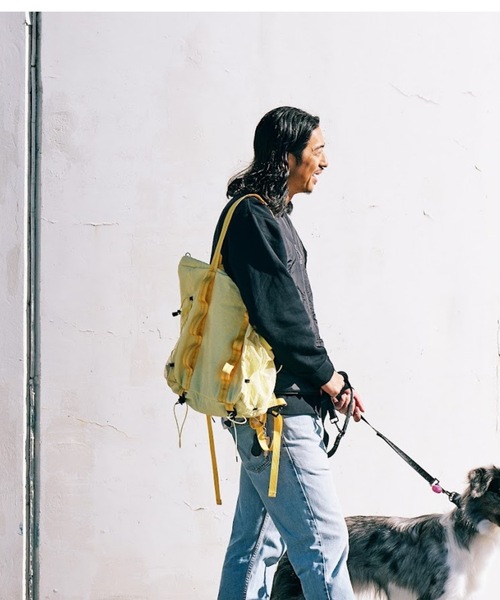IO（イオ）（イオ）の「FRANK PRODUCTS / ２WAY WANDER BAG-Lsize / FR2026SS001WB（バックパック/リュック・レディース・イエロー/ブラック/グリーン・LARGE）」の22枚目の写真