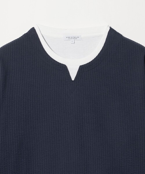 A DAY IN THE LIFE UNITED ARROWS(アデイインザライフユナイテッドアローズ)の「シルケット サッカー フェイクレイヤード キーネックカットソー-吸水速乾-<A DAY IN THE LIFE>(Tシャツ/カットソー・メンズ・ライトグレー/その他1/ネイビー・M/XL/L)」の5枚目の写真