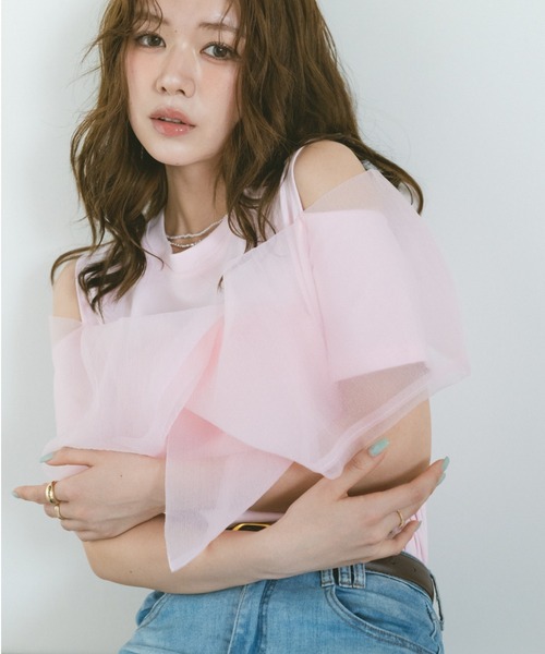 VANNIE U（ヴァニーユー）の「ビックシフォンリボンオフショルT（Tシャツ/カットソー・レディース・ブラック/ホワイト/ピンク・FREE）」の3枚目の写真