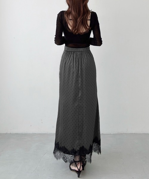 Meiru(メイル)の「レーストリムスリットマーメイドスカート(スカート・レディース・チャコール/ブラック/アイボリー・SMALL/LARGE/MEDIUM)」の7枚目の写真