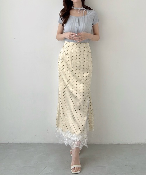 Meiru(メイル)の「レーストリムスリットマーメイドスカート(スカート・レディース・チャコール/ブラック/アイボリー・SMALL/LARGE/MEDIUM)」の9枚目の写真