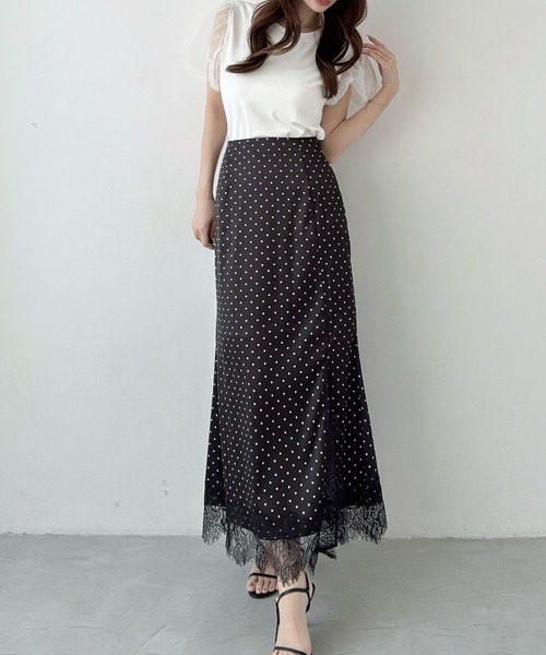 Meiru(メイル)の「レーストリムスリットマーメイドスカート(スカート・レディース・チャコール/ブラック/アイボリー・SMALL/LARGE/MEDIUM)」の13枚目の写真