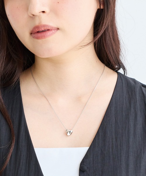 LAVEANGE(ラビアンジェ)の「ハートスライドチェーンネックレス(ネックレス・レディース・シルバー/ゴールド・F)」の2枚目の写真