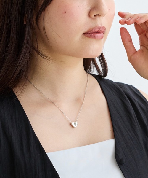 LAVEANGE(ラビアンジェ)の「ハートスライドチェーンネックレス(ネックレス・レディース・シルバー/ゴールド・F)」の13枚目の写真