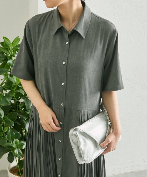 ear PAPILLONNER(イアパピヨネ)の「デニムプリーツワンピース【SUM1 STYLE】(ワンピース・レディース・ブラック/ブルー・FREE)」の7枚目の写真