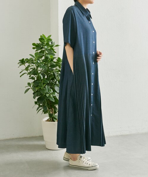 ear PAPILLONNER(イアパピヨネ)の「デニムプリーツワンピース【SUM1 STYLE】(ワンピース・レディース・ブラック/ブルー・FREE)」の14枚目の写真
