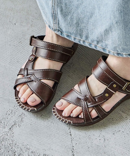 Fashion Letter(ファッションレター)の「日本製 2wayベルトローヒールサンダル 痛くないサンダル(サンダル・レディース・ダークブラウン/キャメル/ブラック/ブルー/ブロンズ・LL/L/M/S)」の3枚目の写真