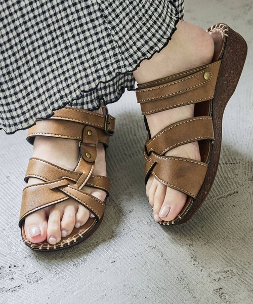Fashion Letter(ファッションレター)の「日本製 2wayベルトローヒールサンダル 痛くないサンダル(サンダル・レディース・ダークブラウン/キャメル/ブラック/ブルー/ブロンズ・LL/L/M/S)」の6枚目の写真