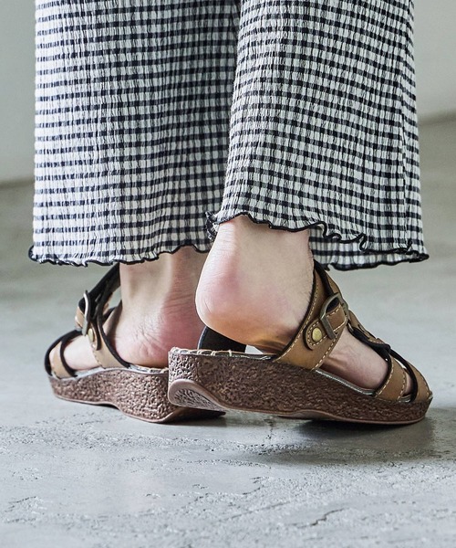 Fashion Letter(ファッションレター)の「日本製 2wayベルトローヒールサンダル 痛くないサンダル(サンダル・レディース・ダークブラウン/キャメル/ブラック/ブルー/ブロンズ・LL/L/M/S)」の9枚目の写真