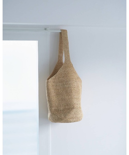 anuke(アンヌーク)の「anuke Raffia Tote Bag(ショルダーバッグ・レディース・ブラック/ベージュ・FREE)」の6枚目の写真