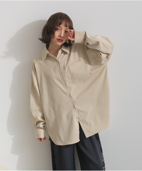 OandI(オーアンドアイ)の「スリーブアレンジドレープシャツ(シャツ/ブラウス・レディース・サックスブルー/ベージュ/ブラック/オフホワイト・FREE)」の3枚目の写真