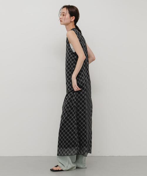 SENSE OF PLACE by URBAN RESEARCH（センスオブプレイスバイアーバンリサーチ）の「チェックシアーナローワンピース（ワンピース・レディース・ベージュ系その他/ブラック系その他/ブラウン系その他・ONE/S）」の19枚目の写真