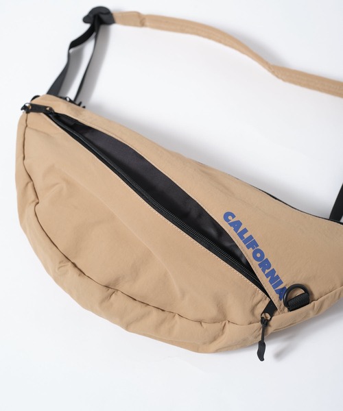 MEI(メイ)の「【MEI / メイ 】BOTTOM LINE SHOULDER / ボトムラインショルダー(ボディバッグ/ウエストポーチ・レディース・ライトグレー/ブラック/ベージュ・FREE)」の9枚目の写真
