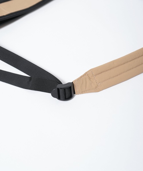 MEI(メイ)の「【MEI / メイ 】BOTTOM LINE SHOULDER / ボトムラインショルダー(ボディバッグ/ウエストポーチ・レディース・ライトグレー/ブラック/ベージュ・FREE)」の12枚目の写真
