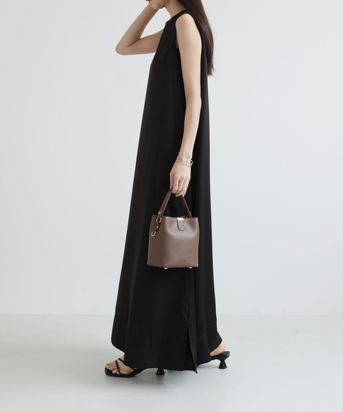 MAISON DE THERESE(メゾン ド テレーズ)の「Vカットネック ノースリーブロングワンピース カジュアル ロングマキシ丈(ワンピース・レディース・Black/White・FREE)」の6枚目の写真