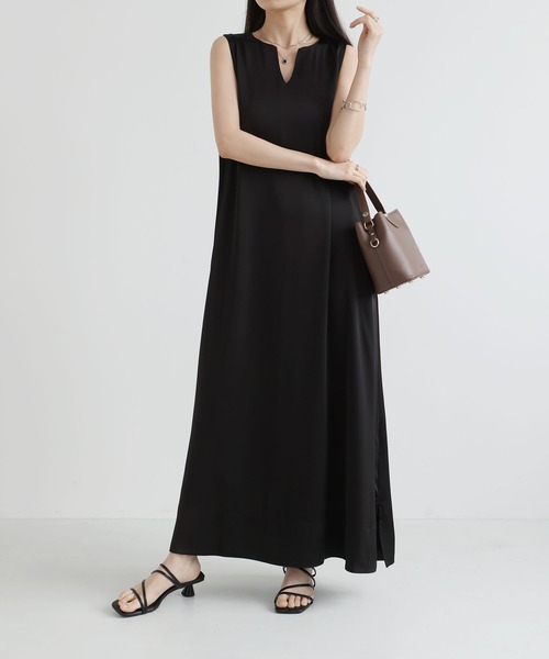 MAISON DE THERESE(メゾン ド テレーズ)の「Vカットネック ノースリーブロングワンピース カジュアル ロングマキシ丈(ワンピース・レディース・Black/White・FREE)」の10枚目の写真