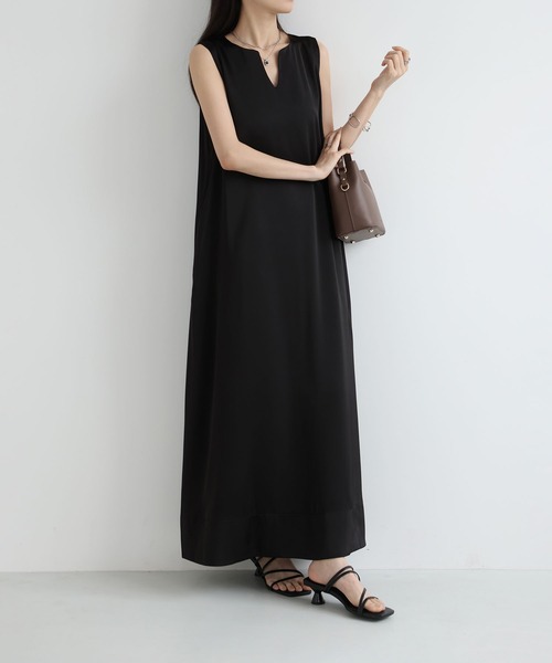MAISON DE THERESE(メゾン ド テレーズ)の「Vカットネック ノースリーブロングワンピース カジュアル ロングマキシ丈(ワンピース・レディース・Black/White・FREE)」の12枚目の写真