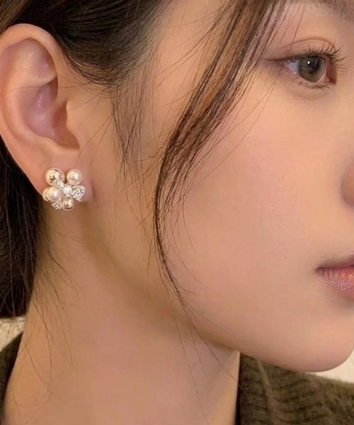 United store(ユナイテッドストア)の「ニュアンスラインピアス(ピアス(両耳用)・レディース・ゴールド・FREE)」の2枚目の写真