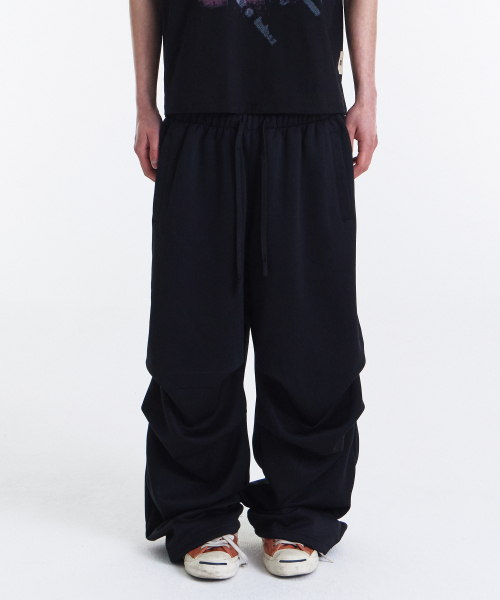 KICHUL(キチョル)の「Routine Two Tuck Sweat Pants (Black)(その他パンツ・メンズ・その他・SMALL/MEDIUM/LARGE)」の1枚目の写真