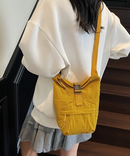 Miniministore(ミニミニストア)の「軽量ナイロンロールトップショルダーバッグ(ショルダーバッグ・レディース・ブルーグリーン/ブラック/ベージュ/スモークピンク/イエロー・FREE)」の13枚目の写真