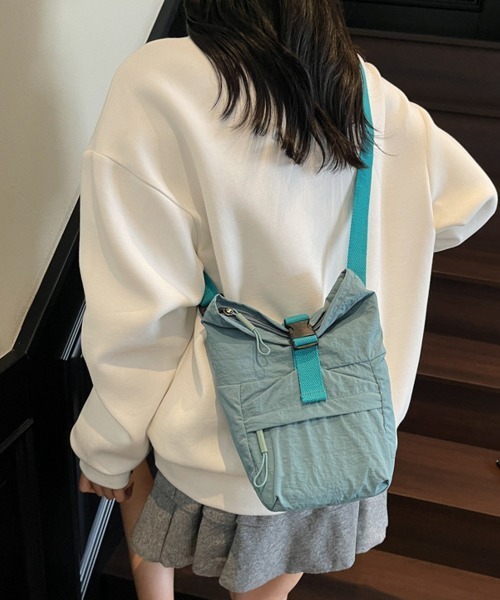 Miniministore(ミニミニストア)の「軽量ナイロンロールトップショルダーバッグ(ショルダーバッグ・レディース・ブルーグリーン/ブラック/ベージュ/スモークピンク/イエロー・FREE)」の15枚目の写真