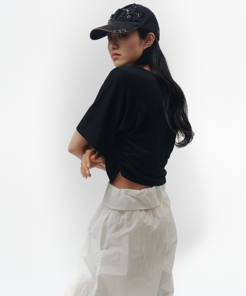 THINGS THAT MATTER(シングス ザット マター)の「SIDE GATHERED CROPPED TEE / サイド ギャザード クロップド ティー(Tシャツ/カットソー・レディース・ブラウン/ブラック・FREE)」の17枚目の写真