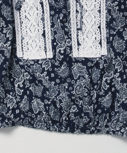 Ray BEAMS(レイビームス)の「MINKPINK / クローシェトリム トップス(シャツ/ブラウス・レディース・ネイビー・ONE SIZE)」の6枚目の写真