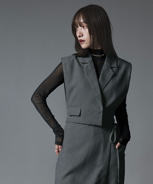 W:Huku（フーク）の「【W:Huku / クラシカルツイルシリーズ】ダブル ショート ベスト/ Classic Twill Double-breasted Short Vest（ベスト・レディース・ブラウン/ブラック/ベージュ/チャコール・FREE）」の2枚目の写真