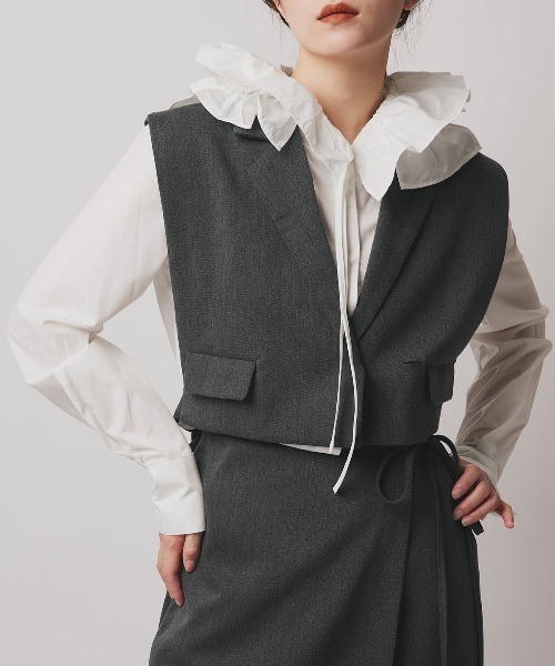 W:Huku（フーク）の「【W:Huku / クラシカルツイルシリーズ】ダブル ショート ベスト/ Classic Twill Double-breasted Short Vest（ベスト・レディース・ブラウン/ブラック/ベージュ/チャコール・FREE）」の6枚目の写真