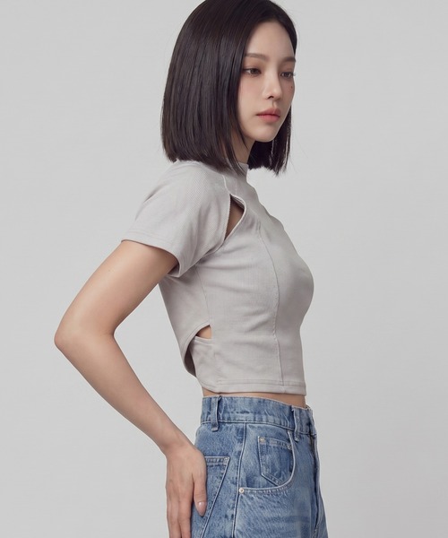 DURAS(デュラス)の「カットアウトクロップドTシャツ(Tシャツ/カットソー・レディース・グレー/ホワイト/ブラック・FREE)」の4枚目の写真