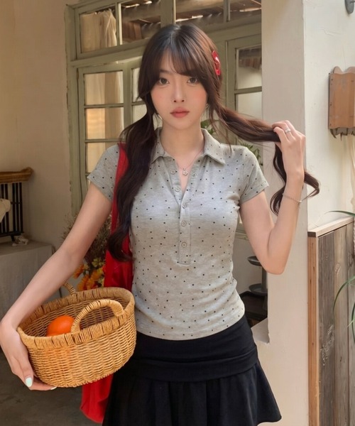 GEMEDA(ジェメダ)の「【韓国ガーリー】ミニドットポロカラーリブトップス / コンパクト半袖カットソー(Tシャツ/カットソー・レディース・ホワイト/グレー/ピンク・M)」の2枚目の写真
